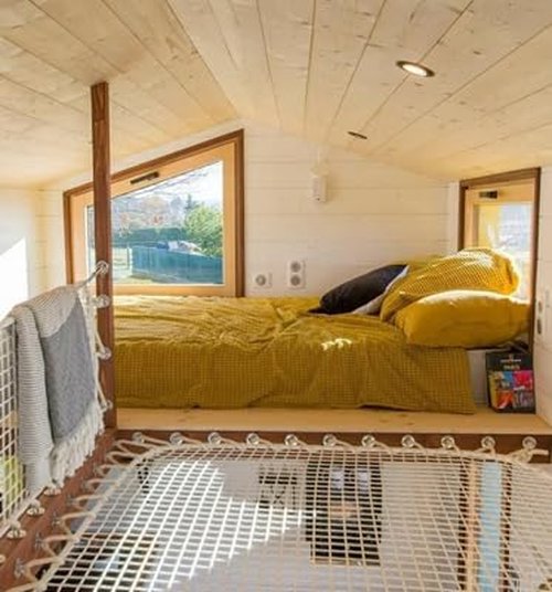 Generic New Luxury ModrenTiny House On Wheels Shipping Container Homes Movable Prefabricated Green Modular Wheels Tiny Trailer House (20 Feet Wheel House)
