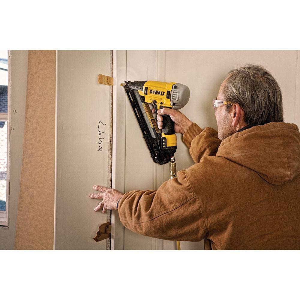 DEWALT Pneumatic Finish Nailer, 15-Gauge, 1/4 in., Corded (DWFP72155)