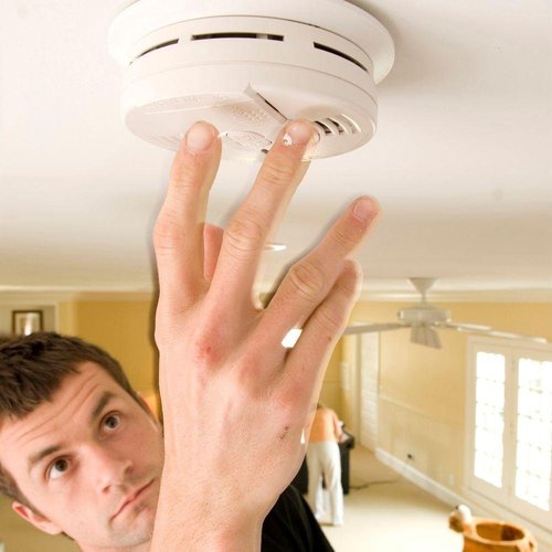 Kidde 21007588 Hardwired Interconnectable 120-Volt Smoke Alarm with Battery Backup, 4-Pack