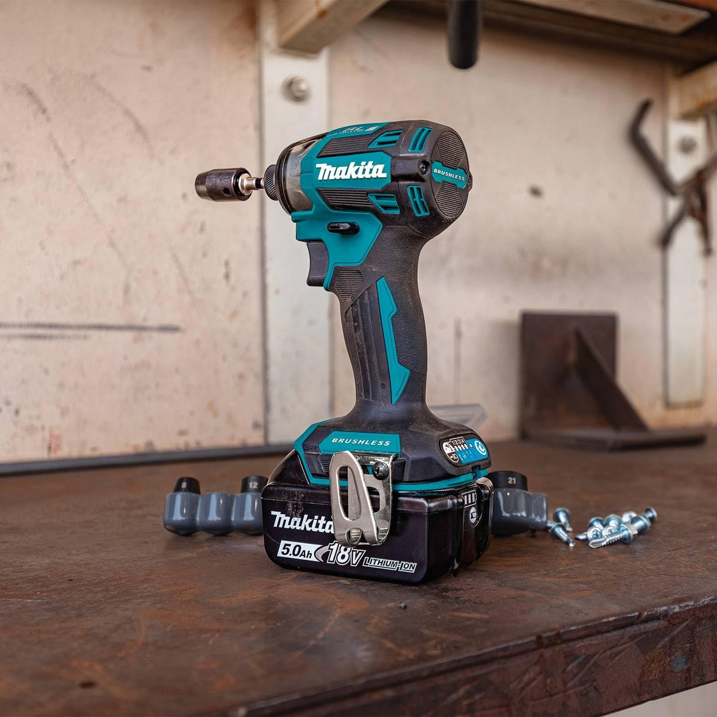 Makita XT297T 18V LXT® Lithium-Ion Brushless Cordless 2-Pc. Combo Kit (5.0Ah)