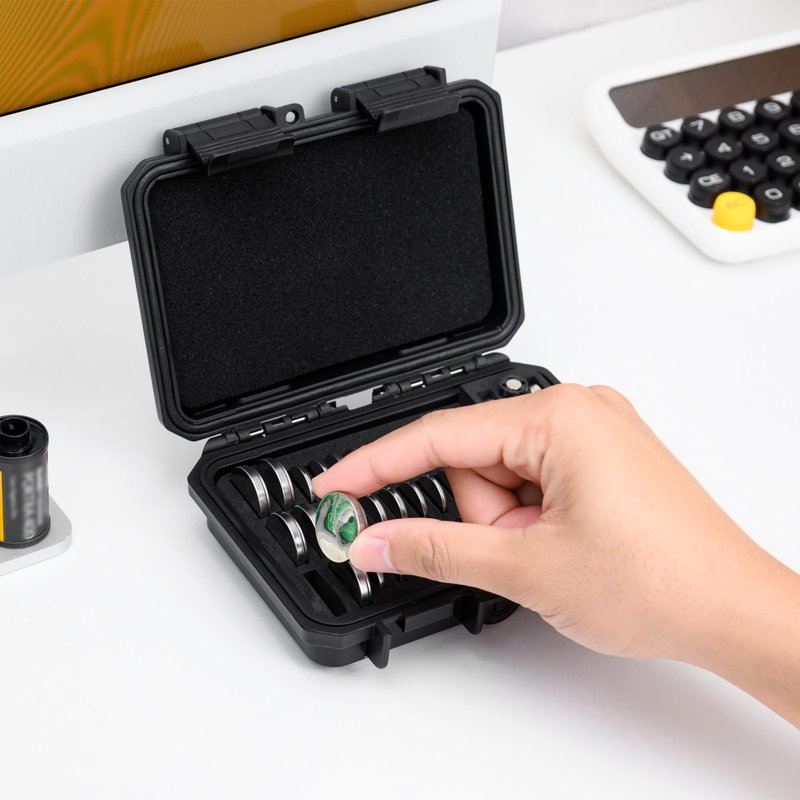 KIWIFOTOS 65 Slots Coin Cell Battery Case for CR2032 CR2016 CR2025 LR44 CR2320 CR2325 CR2330 CR2354 CR2430 CR2450 & LR41 AG13 Button Battery Holder Organizer IP67 Waterproof