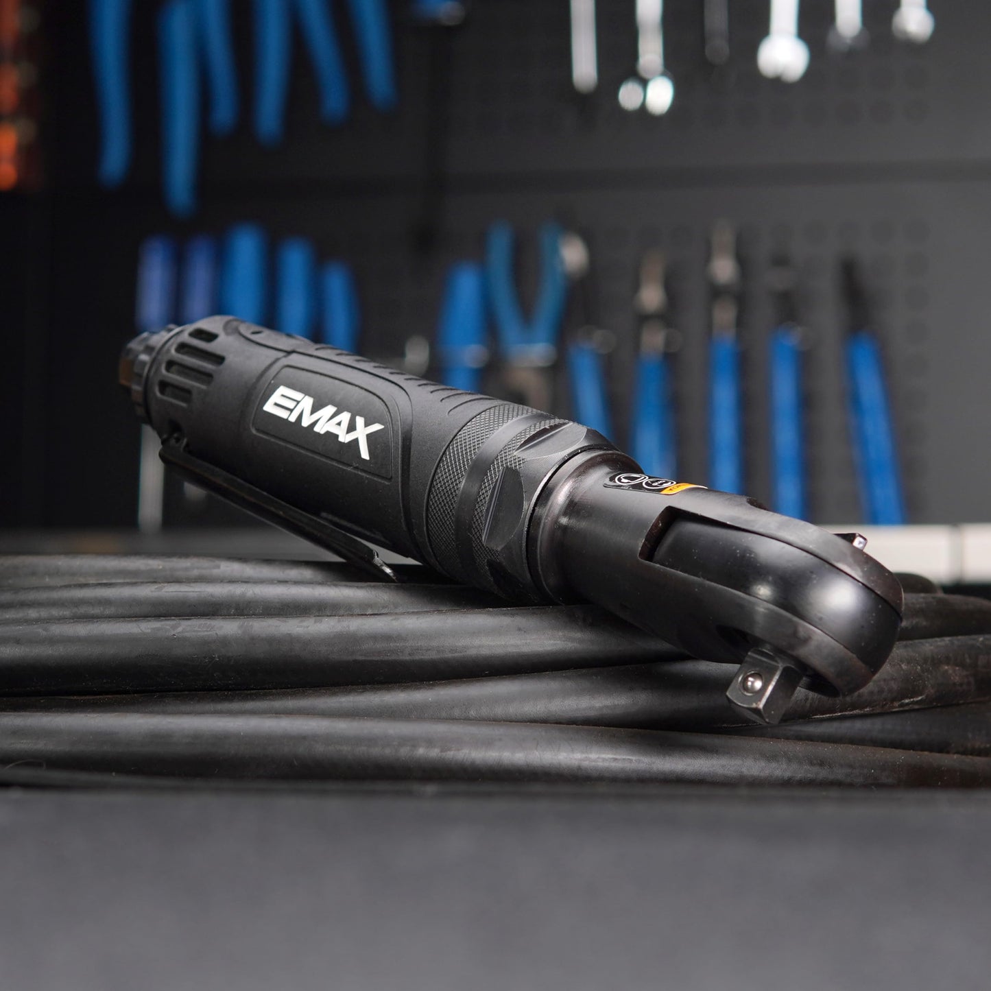 EMAX Air Impact Ratchet - 3/8" Drive Pneumatic Mechanic Tool with 60 ft lbs Max Torque & 200 RPM - EATRT03S1P