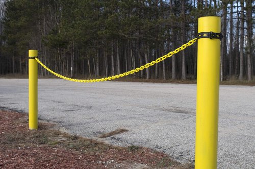 Mr. Chain Plastic Barrier Chain, Yellow, 2-Inch Link Diameter, 25-Foot Length (50002-25)