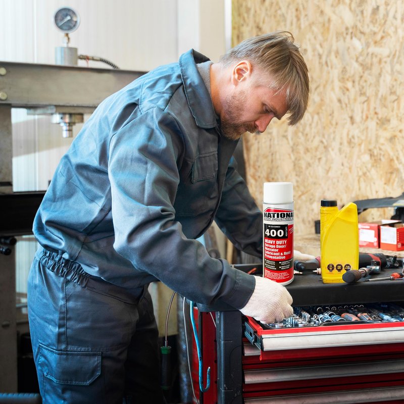 400-HD Heavy-Duty Garage Door Lubricant Spray – Rust Preventative with Long-Lasting Hinge & Track Protection