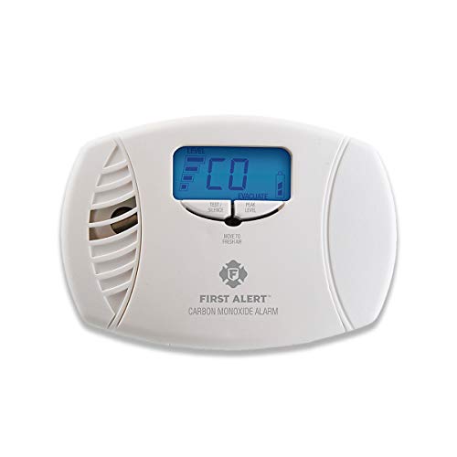 First Alert Plug-In Carbon Monoxide Alarm with Digital Display - 1 Pack