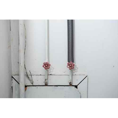 Duck Brand Foam Pipe Covers, Pipe Insulation Foam Tubes for Hot and Cold Water Pipes, Pre Slit and Self Sealing Adhesive Edge, 0.75 in. x 1 Ft., 6 Sticks Per Package, 6 Feet Total, Black