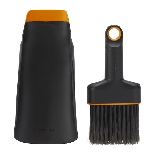 Fiskars Soil Scoop & Brush Set - Dual-Sided Indoor Potting Gardening Tool
