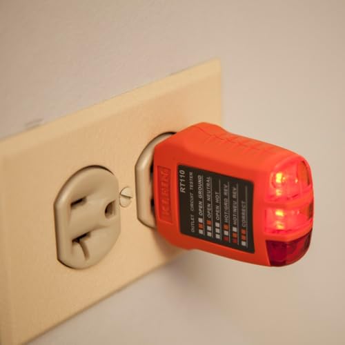 Klein Tools RT110 Outlet Tester - Receptacle Tester for North American Outlets, 3-Wire, AC Voltage, Safety Certified, Durable & Easy to Use