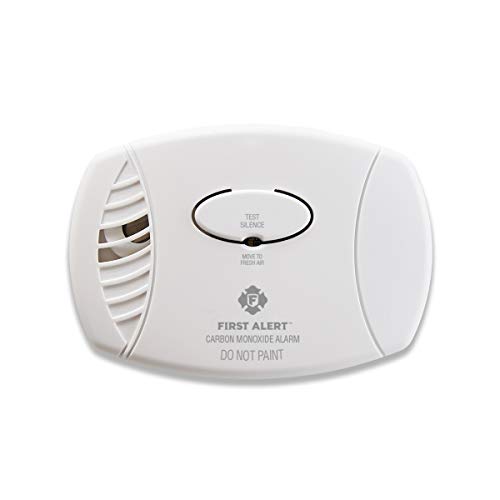 First Alert CO606 Plug-in Carbon Monoxide Detector with Battery Backup - 1-Pack, White