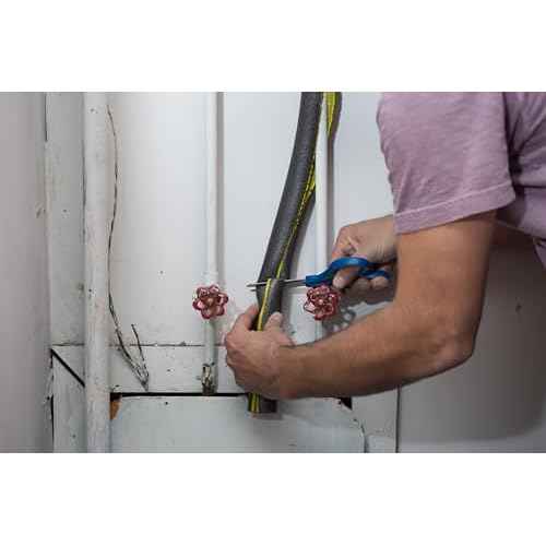 Duck Brand Foam Pipe Covers, Pipe Insulation Foam Tubes for Hot and Cold Water Pipes, Pre Slit and Self Sealing Adhesive Edge, 0.75 in. x 1 Ft., 6 Sticks Per Package, 6 Feet Total, Black