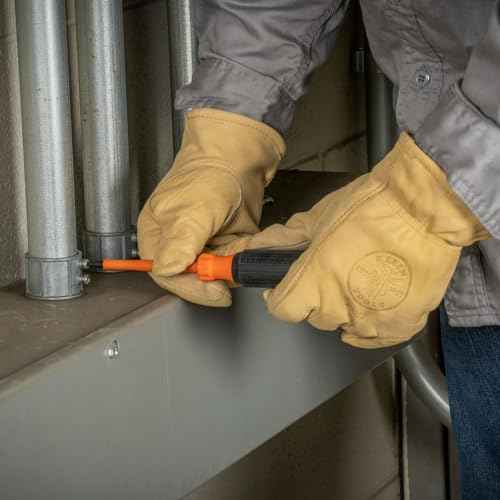 Klein Tools 6884INS Insulated Screwdriver, Made in USA, 1000V #1 Square Tip Screwdriver with 4-Inch Shank, Tip-Ident, Cushion-Grip Handle