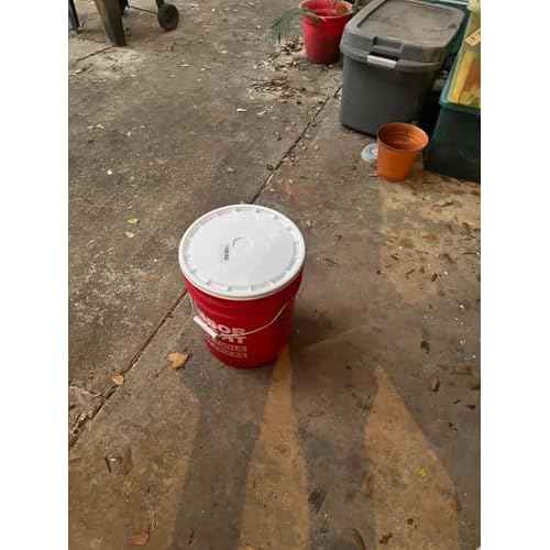Rocky Mountain Goods White 5 Gallon Bucket Lid ? White, Food Grade, FDA Compliant ? Heavy-Duty HDPE Plastic ? Fits 3.5 to 7 Gallon Buckets ? Easy Snap-On & Removal ? Fits Home Depot, Lowe¡¯s Buckets
