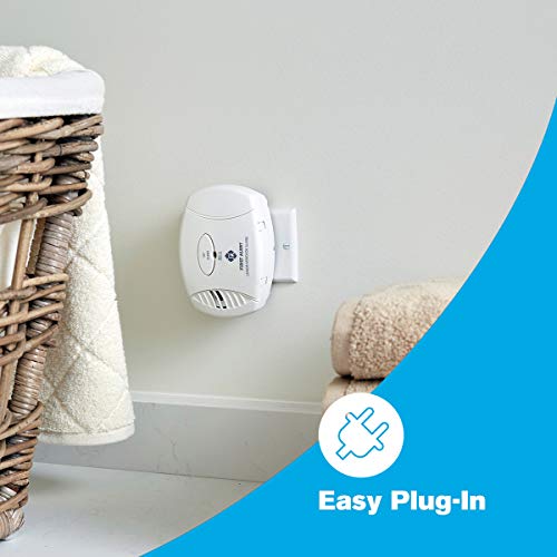 First Alert CO606 Plug-in Carbon Monoxide Detector with Battery Backup - 1-Pack, White