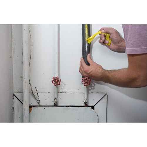 Duck Brand Foam Pipe Covers, Pipe Insulation Foam Tubes for Hot and Cold Water Pipes, Pre Slit and Self Sealing Adhesive Edge, 0.75 in. x 1 Ft., 6 Sticks Per Package, 6 Feet Total, Black