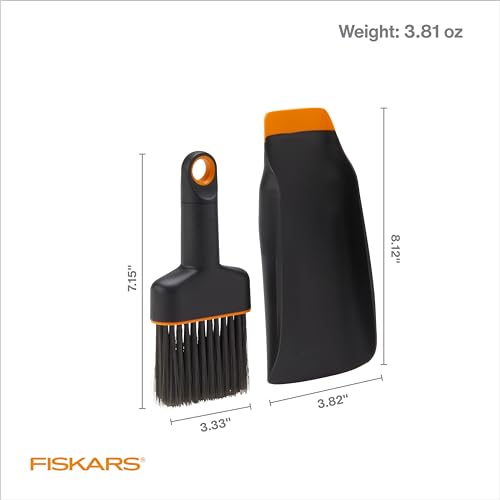 Fiskars Soil Scoop & Brush Set - Dual-Sided Indoor Potting Gardening Tool