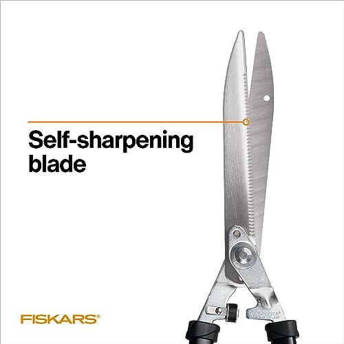 Fiskars 25-33 Inch Power-Lever Extendable Garden Hedge Shears with 10-Inch Blades
