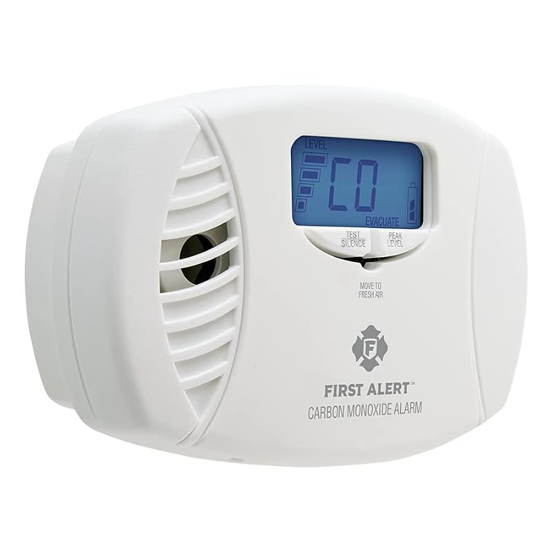 First Alert Plug-In Carbon Monoxide Alarm with Digital Display - 1 Pack