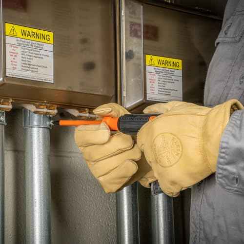 Klein Tools 6884INS Insulated Screwdriver, Made in USA, 1000V #1 Square Tip Screwdriver with 4-Inch Shank, Tip-Ident, Cushion-Grip Handle