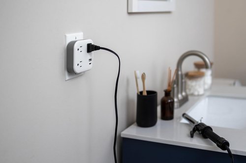GE UltraPro 3-Outlet Surge Protector Wall Tap, 980J, USB-C & USB-A Ports, Adapter-Spaced Outlets, Circuit Breaker, ETL Certified, Low-Profile Design, White, 85875