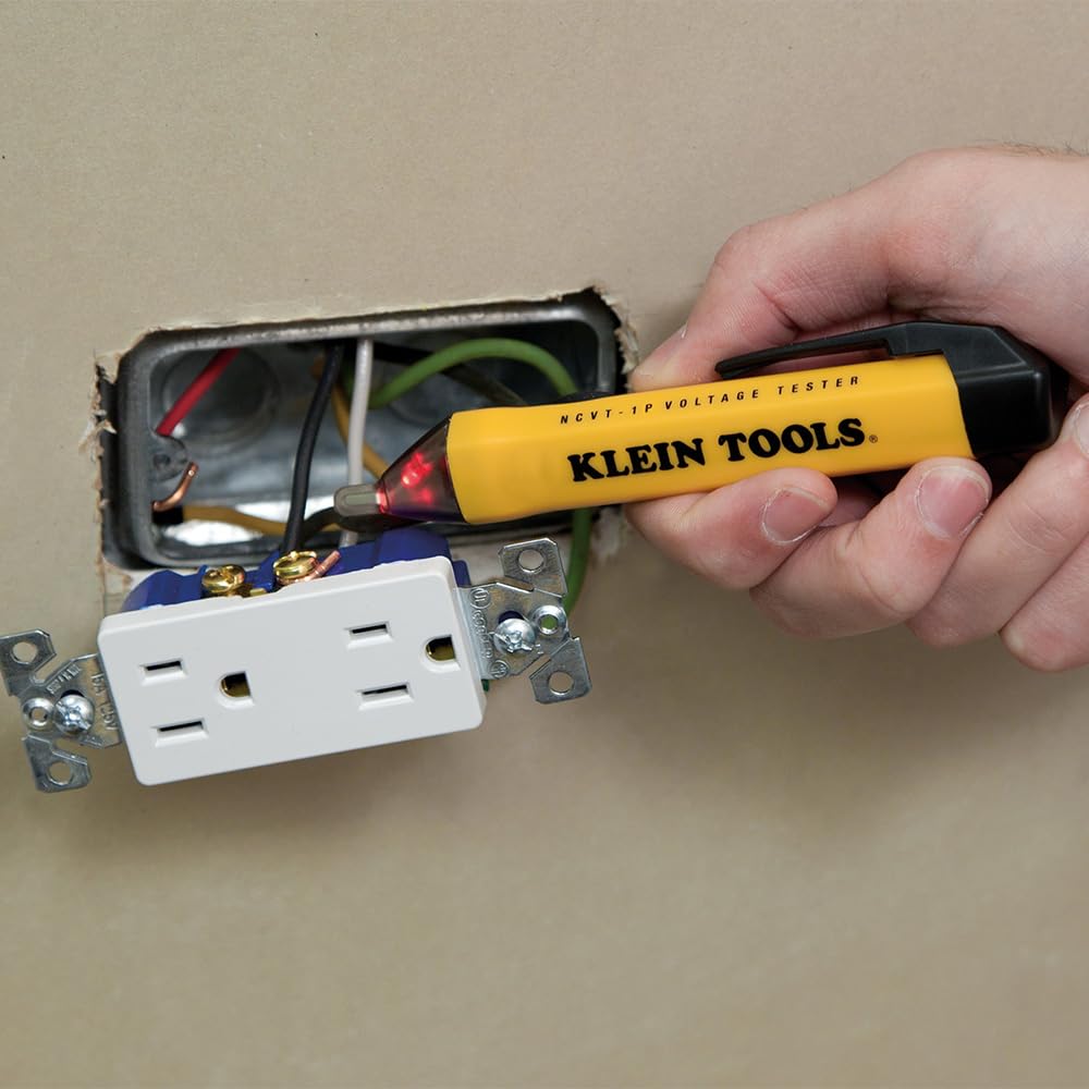 Klein Tools NCVT1PKIT Electrical Tester Kit with Non-Contact Low Voltage Test Pen, 50 to 1000V AC and GFCI Receptacle Tester, 2-Piece