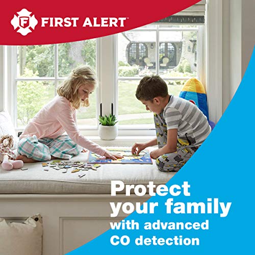 First Alert CO606 Plug-in Carbon Monoxide Detector with Battery Backup - 1-Pack, White