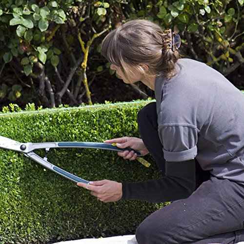 Arm Protection Sleeves, Heat Burn Cut Resistant Sleeves Steel Wire Armband Level 5 Protective Anti Abrasion Safety Arm Guard (Black 1 Pair)