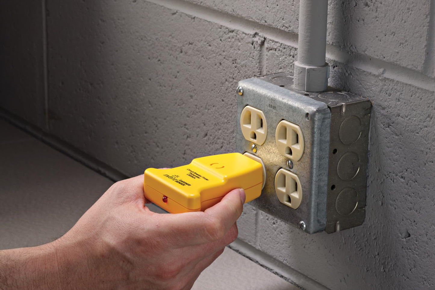 Sperry Instruments CS550A Circuit Breaker Finder, Quickly Locate AC Circuits/Fuses, Visual LED, Plug Style Transmitter/Auto-Sensing Receiver, 120V AC, Yellow