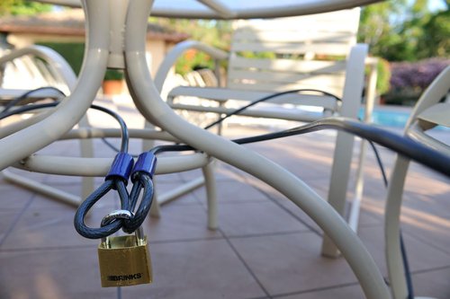 BRINKS - 15 ft x 3/8" Flexible Steel Loop Cable - Heavy Duty Vinyl Wrap for Corrosion Protection