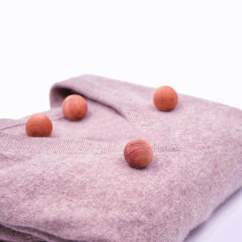 20 Pieces Cedar Blocks Wooden Cedar Planks Chips Cedars Space Ball Storage Accessories for Clothes Storage