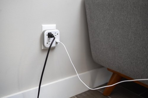 GE UltraPro 3-Outlet Surge Protector Wall Tap, 980J, USB-C & USB-A Ports, Adapter-Spaced Outlets, Circuit Breaker, ETL Certified, Low-Profile Design, White, 85875