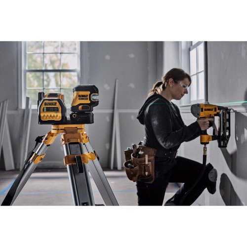 DEWALT 20V/12V MAX Laser Level Kit, Cross Line Laser and 2 Spot Laser, Green (DCLE34220G)