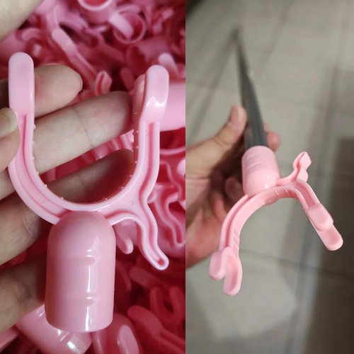 NentMent 4 Pack Clothes Hanger Reaching Hook Replacement 5/8 Inch Telescopic Adjustable Clothes Hook Pole End Hook Parts for Replacement Parts for Clothes Pole Forks 0.62in Plastic Fork Heads