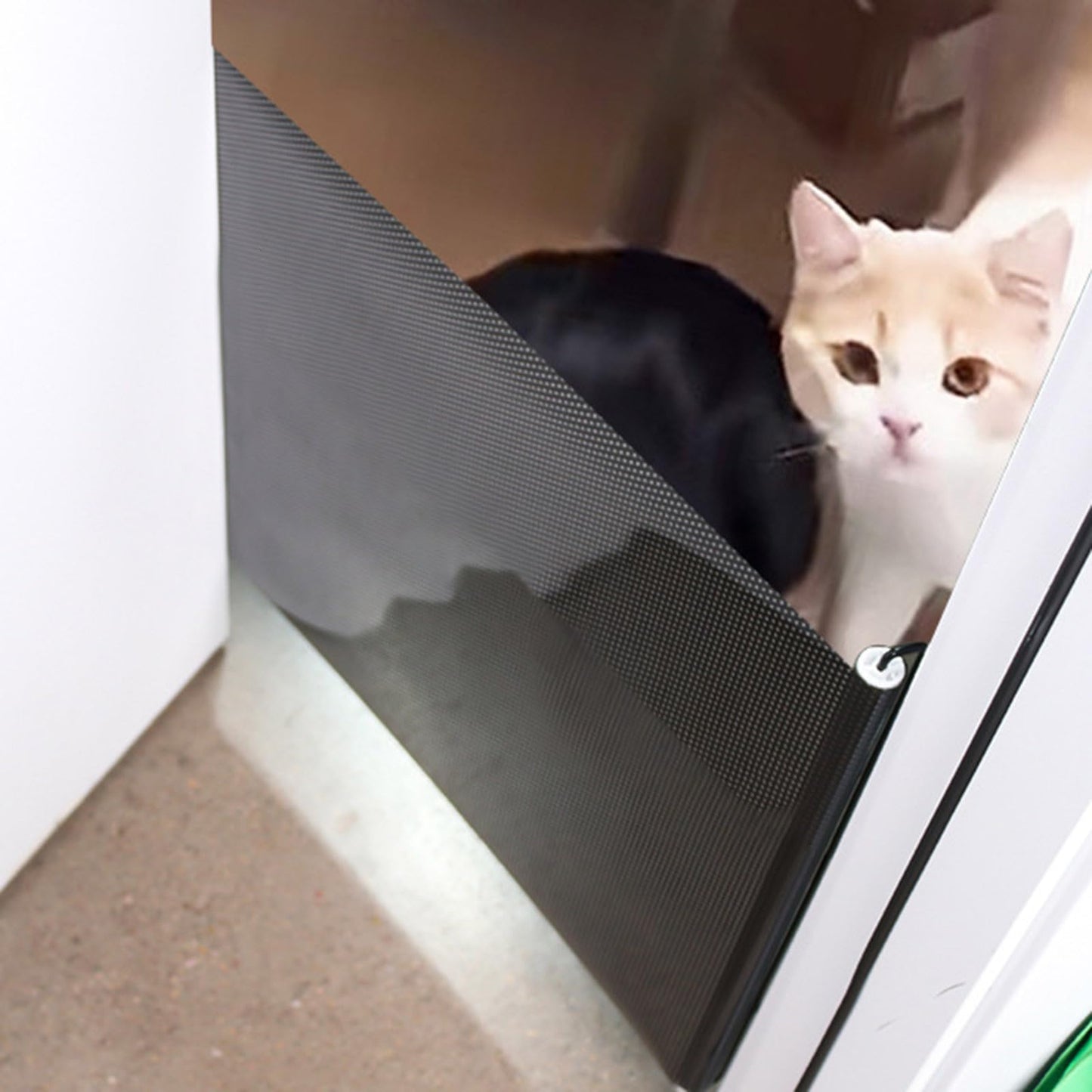 Retractable Pet Gate for Stairs, Mesh Dog Gates for Doorways, Safety Locking Gates for Indoor, Outdoor, Hallways, Doorways (Grey, 26.77x49.21in)