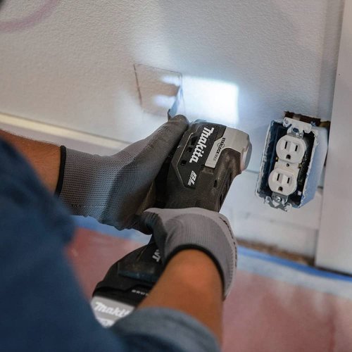Makita XMT04ZB 18V LXT® Lithium-Ion Sub-Compact Brushless Cordless StarlockMax® Multi-Tool, Tool Only
