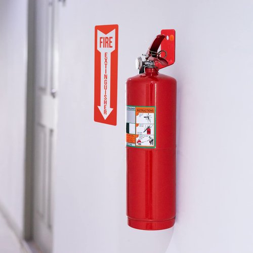 2 Pack Fire Extinguisher Holder and 4 Pieces Fire Extinguisher Sign Sticker, 20lb Fire Extinguisher Wall Hook Mount Bracket for Big and Small Fire Extinguishers, Indoors and Outdoors