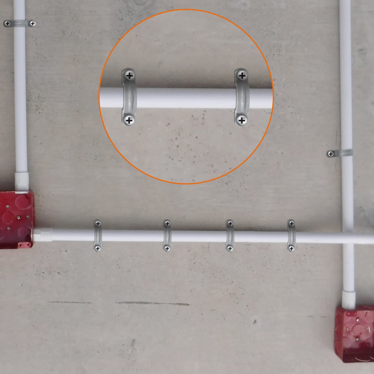 Demissle PVC Conduit Clamp 2 Hole Straps Heavy Duty Grey Plastic Conduit Strap U Clip Mounting Bracket for Cables(50 Pcs,3/4 Inch)