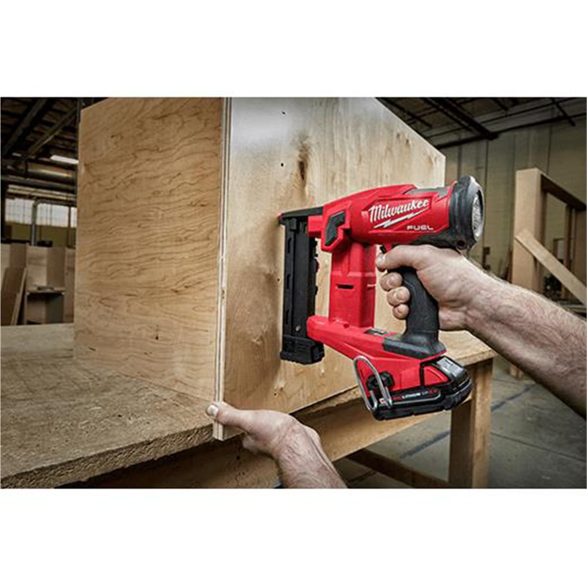 Milwaukee Electric - M18 Fuel 18GA 1/4 Narrow Crown Stapler