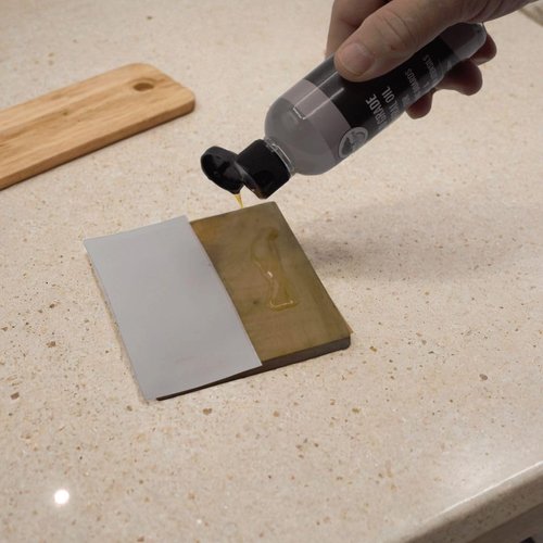 The Live Edge - Mineral Oil for Cutting Boards and Countertop 3 oz Food Grade Mineral Oil for Cutting Board and Cooking Utensils | Wood Cutting Board Oil Food Grade