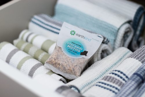 EarthKind Stay Away Moths - Moth Deterrent for Closet, Pantry & More - DIY Pest Control Pouches for Moths - with Cedarwood Oil & Geranium Oil - 4-Pack