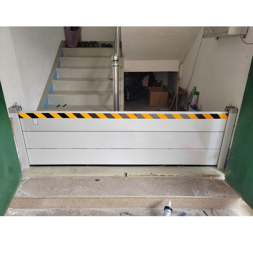 ERRULAN Door Flood Barrier- Tall 8/16/24/31/40 Inch, Garage/Home/Basement Door Hurricane Water Barrier, Reusable Heavy Duty Aluminum Flood Gate for Flooding Rain Control(H 24in(2ft),2.5ft(30in))