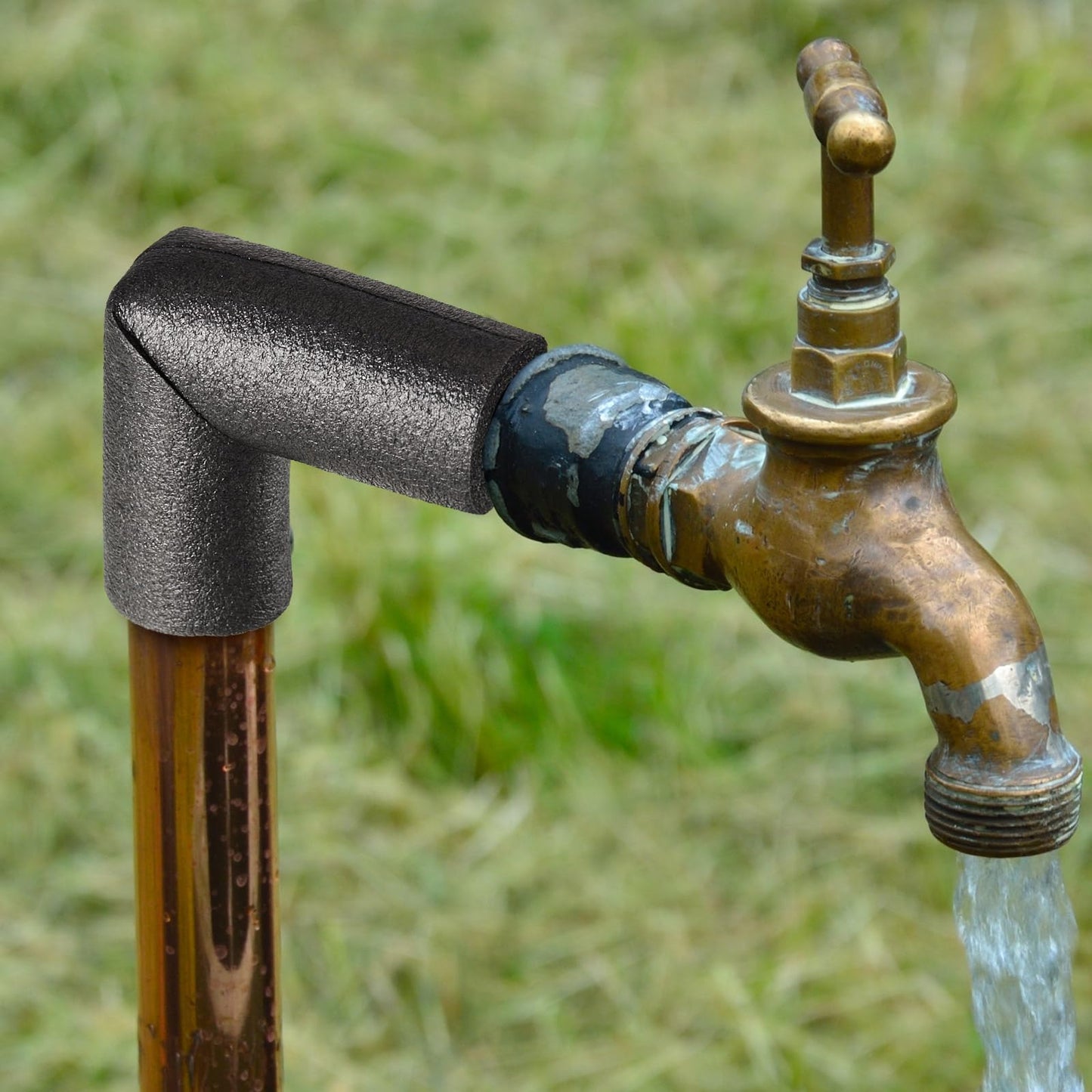 8 Pack Elbow Pipe Insulation Foam Tube Outdoor Wrap Black Pipe Covers Elbow Insulation Tubing Water Foam Covers for Outdoor Winter Irrigation, Sprinkler (1/2 Inch)