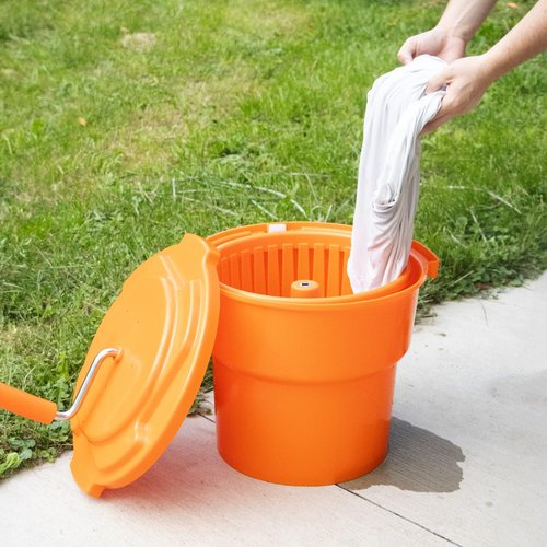 Lehman's Hand-Powered Laundry Spinner, Non-Electric Off-Grid Manual Clothes Wringer Alternative for Homesteading and Camping, 25L, 6.6 Gallon Capacity