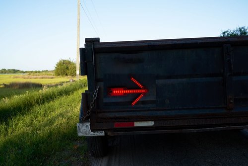 Foxfire LED Traffic Warning Arrow, 4 Flash Patterns, Visible 3/4 a mile for Firefighters, First Responders, Construction Zones, Easy Traffic Direction