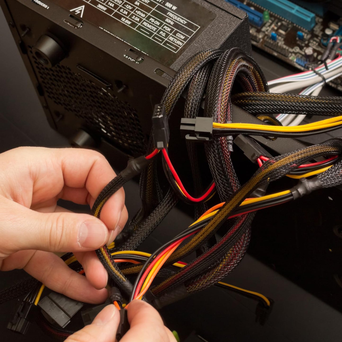 uxcell Expandable Sleeving,1-inch 25ft Cable Sleeve, Orange