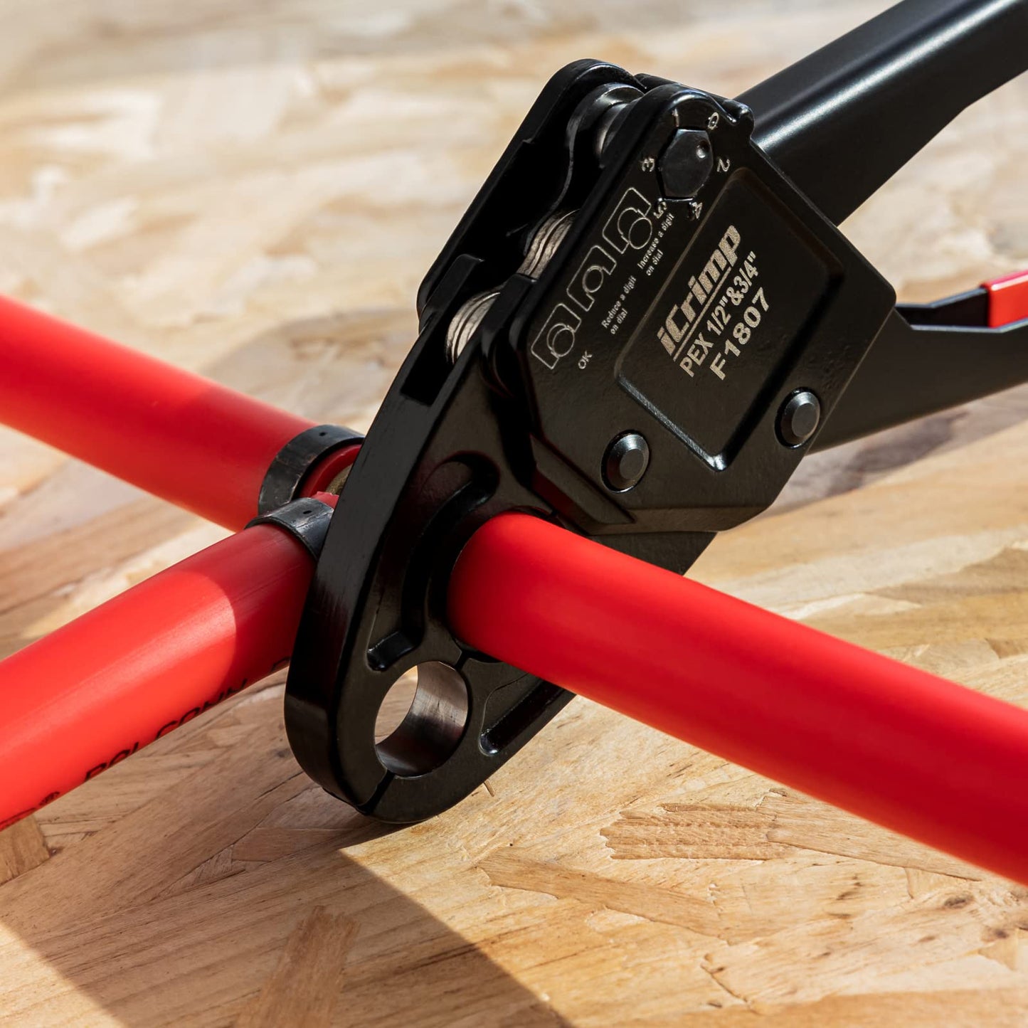 IWISS Combo Angle Head Pex Pipe Plumbing Crimping Tool for Copper Crimp Jaw Sets 1/2" & 3/4" with Go/No-Go Crimp Gauge
