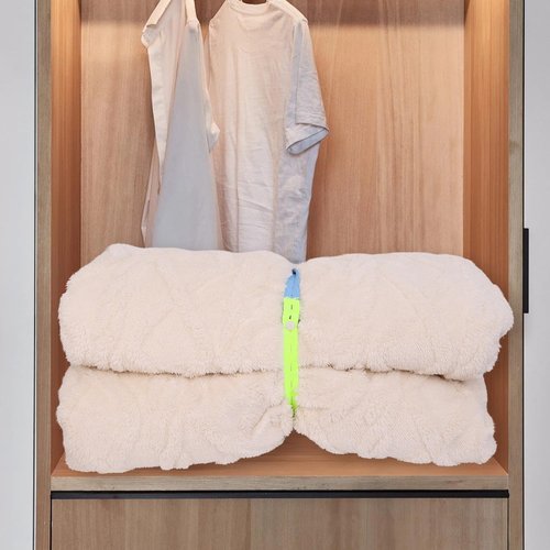 10PCS Random Color Adjustable Clothes Storage Elastic Band, Roll-up Clothing Storage Strap with Button and Buttonholes, Space Saver