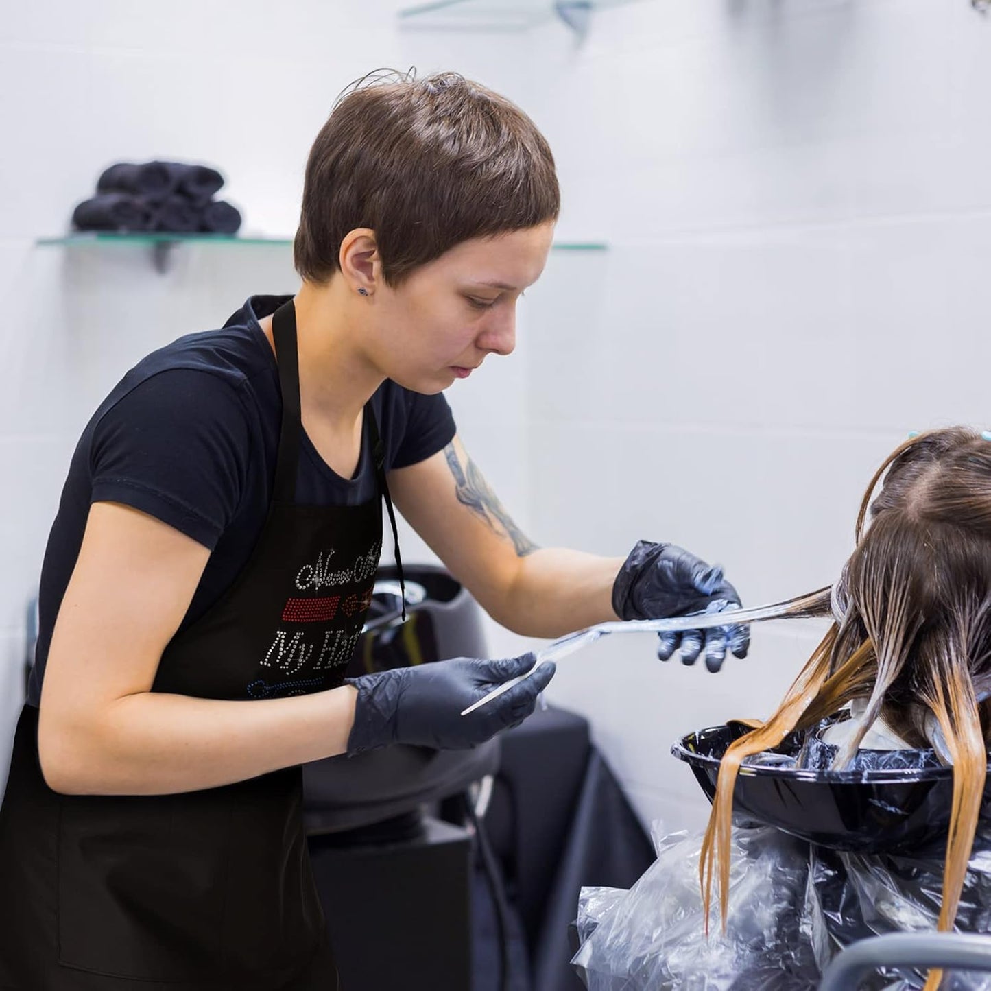 Coume 2 Pcs Hair Stylist Apron Hairstylist Salon Apron with Rhinestone Tools 3 Pockets Waterproof Hairdresser Barber