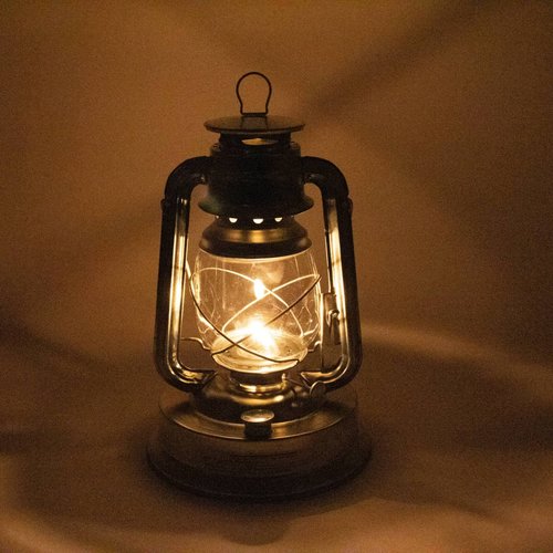 Crownplace Brands Rayo Oil Lantern - Royal Lantern with 64 Ounces Citronella Fuel for Outdoor Camping and Patio Use, Cobalt Blue