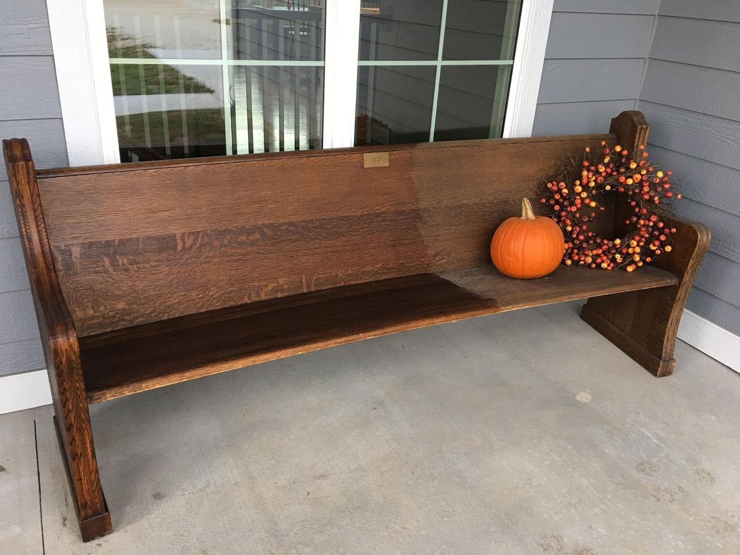 Howard Feed-N-Wax Restorative Wood Furniture Polish and Conditioner 64 Ounce 1/2 Gallon, Beeswax Feeds Wood, Antique Furniture Restoration