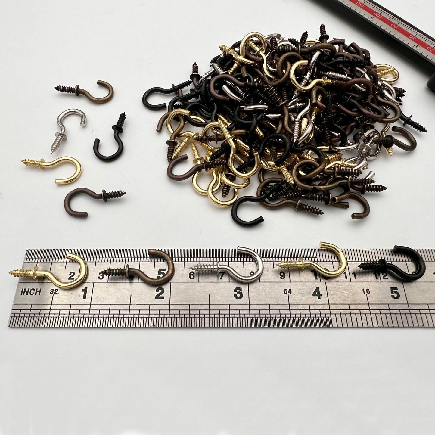 IDEALSV 160 Pcs Small Screw Hooks, 5/8 Inch Metal Twist in Hook, Christmas Lights Patio Hanging Jewelry Hooks 5 Colors (Gold,Bronze,Black,Antique Copper,Silver)